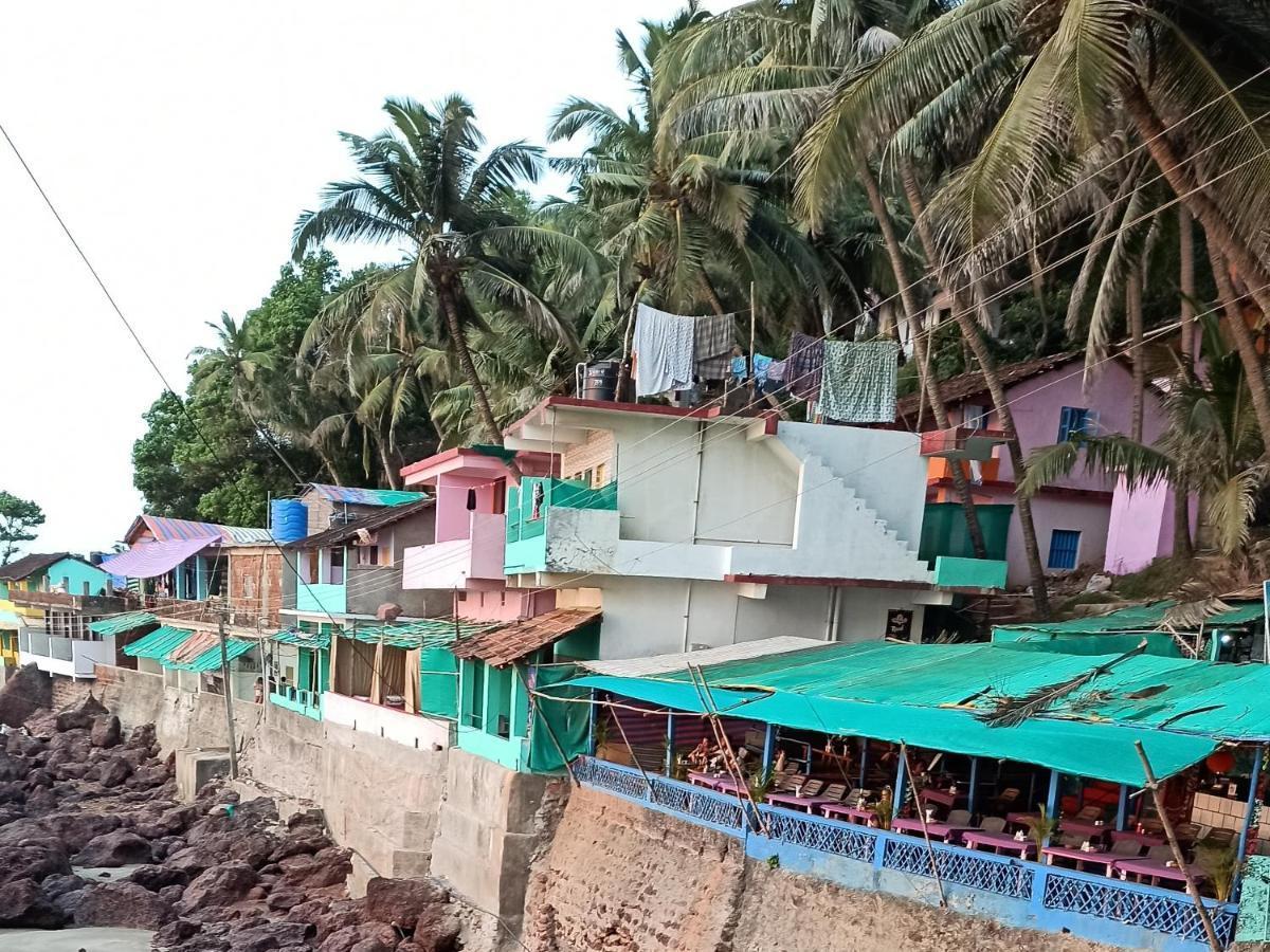 Om Ganesh Naik Guest House Arambol Exteriör bild