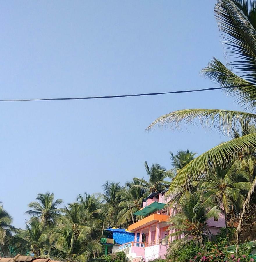 Om Ganesh Naik Guest House Arambol Exteriör bild